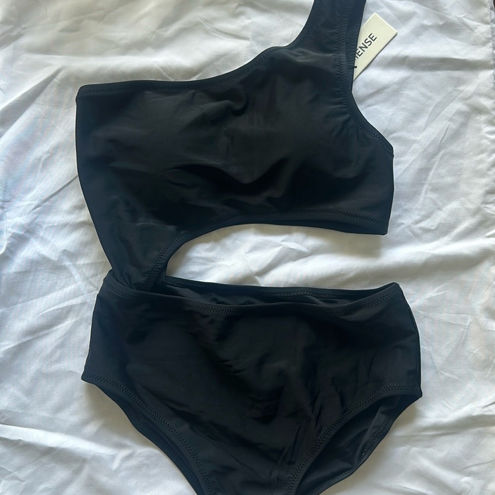 Commense Asymmetrical Cutout One-Piece Swimsuit size xs - Picture 3 of 5